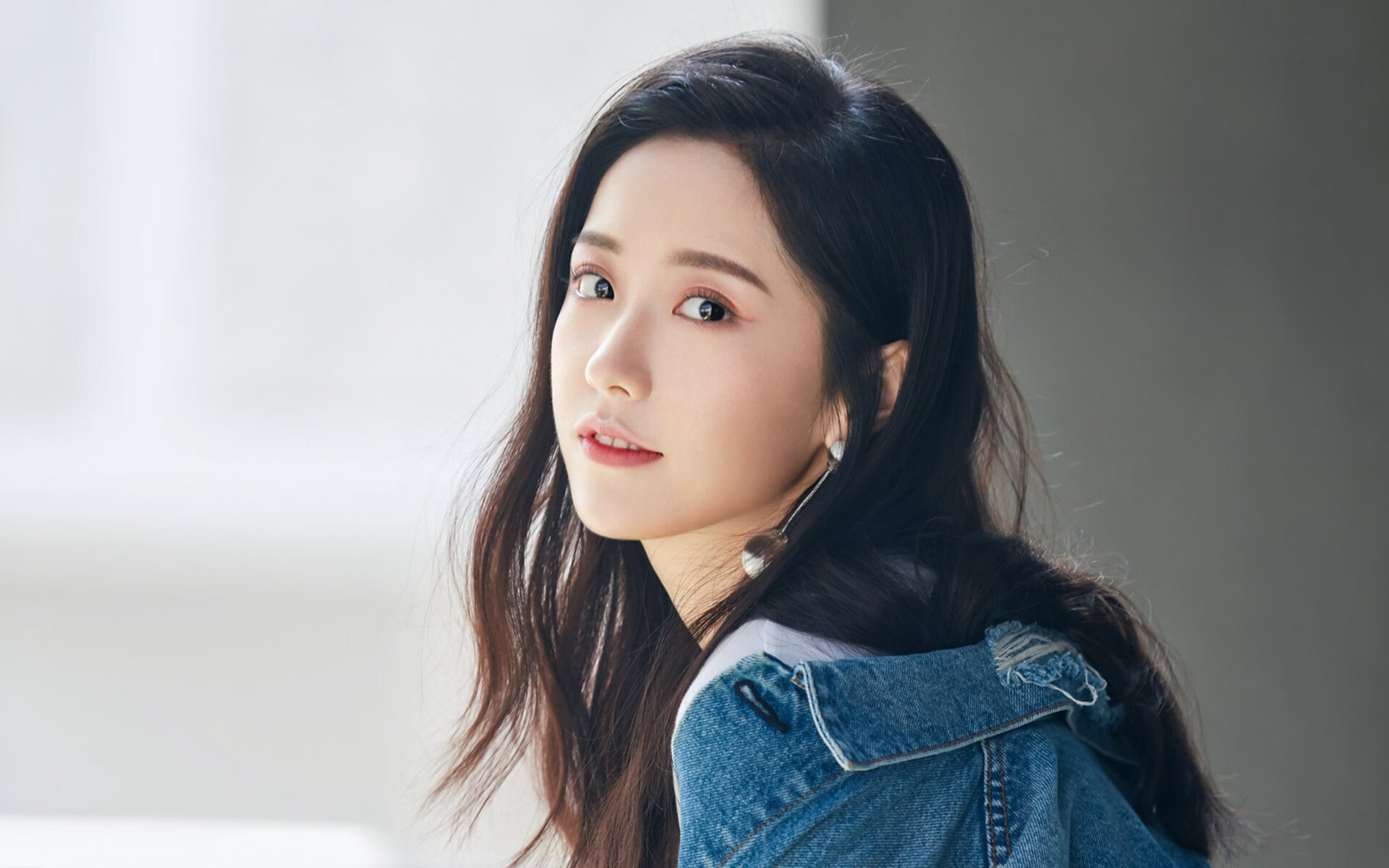 覃海洋决赛表现引发媒体关注，覃海洋父母