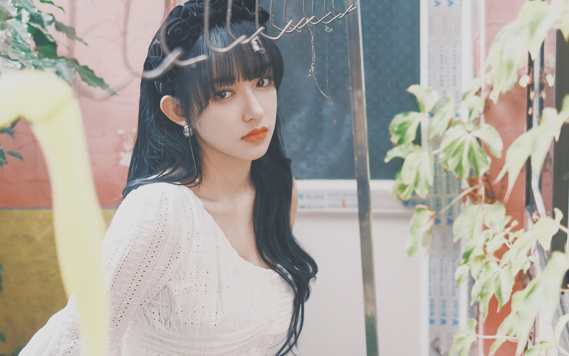 跨界合作将足球运动与艺术展演结合，创新体育文化表达，足球跨球基本技术要领